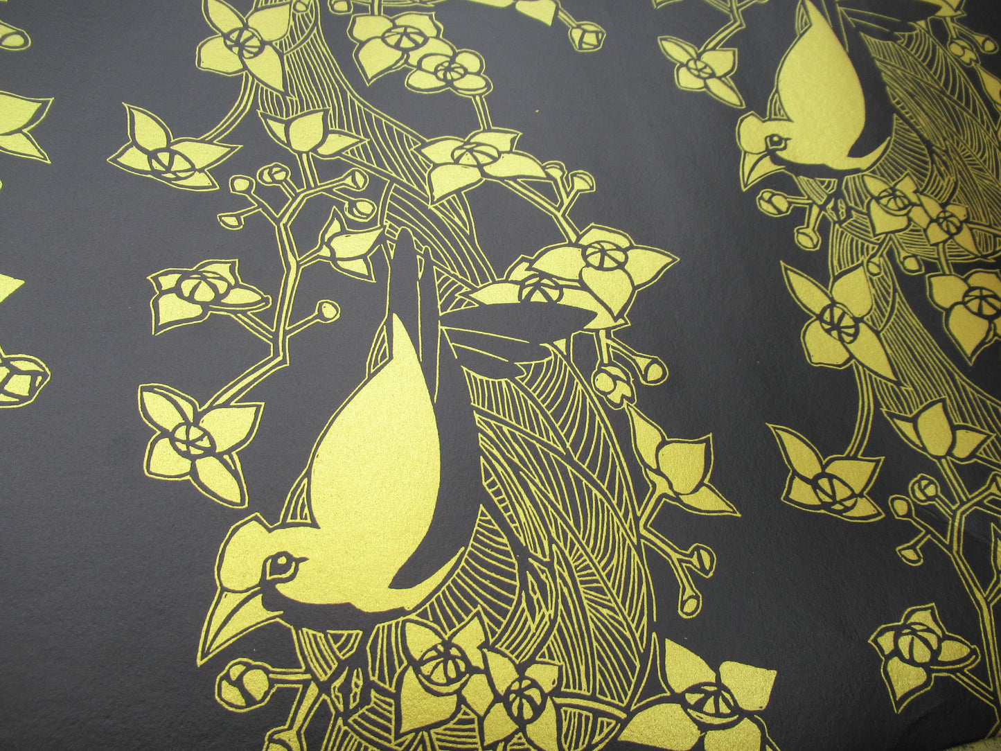 Oriole Bird on Pendulum Nest with Flowers Design